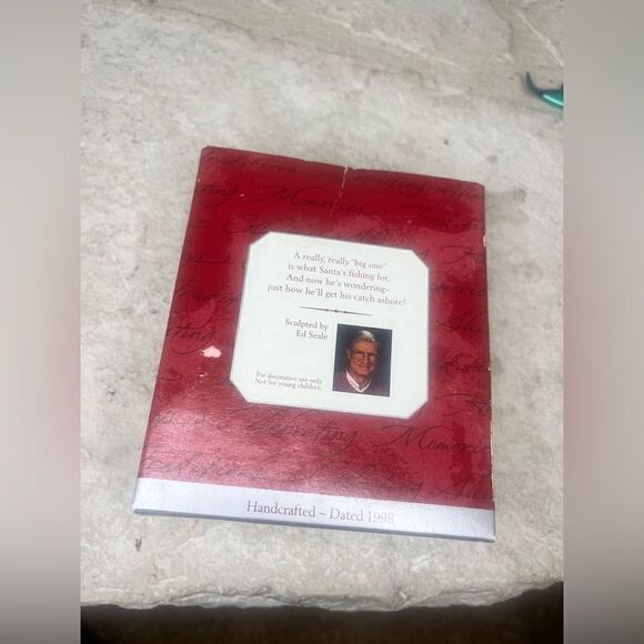 Hallmark keepsake “Catch of the season” ornament 1998 - Picture 4 of 4